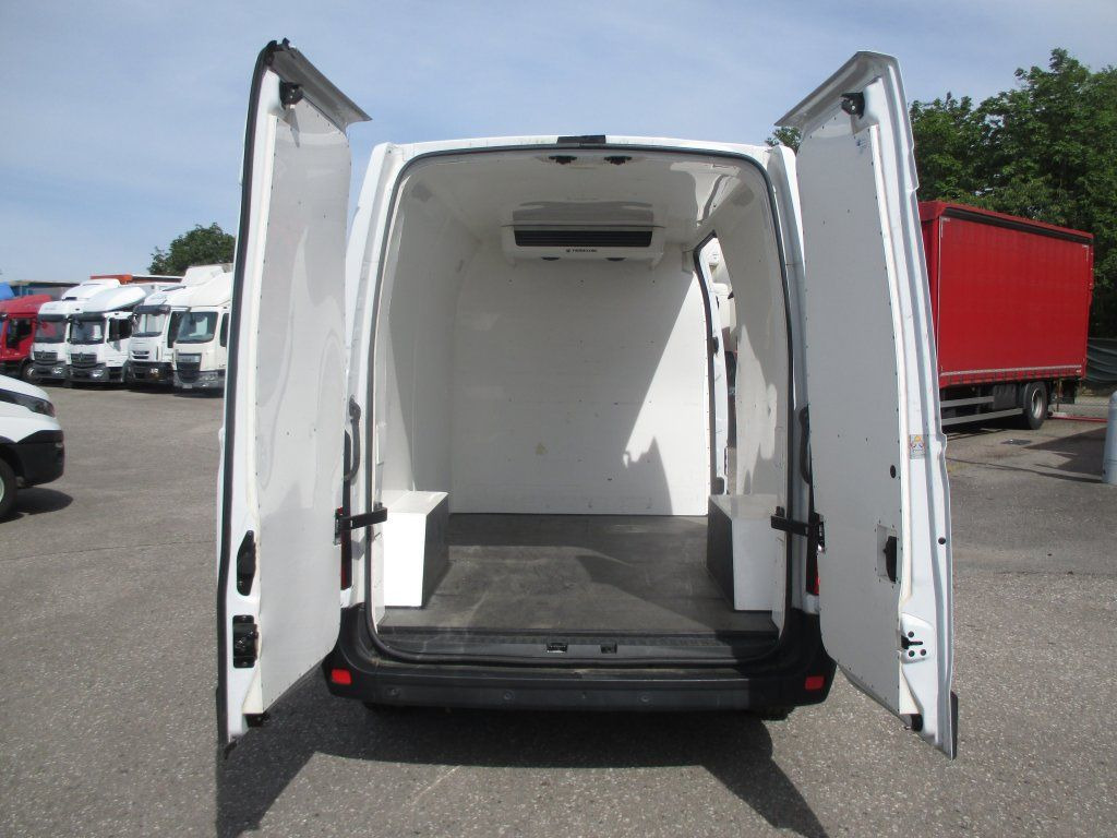 شاحنة توصيل مبردة Renault Master L2H2: صورة 15