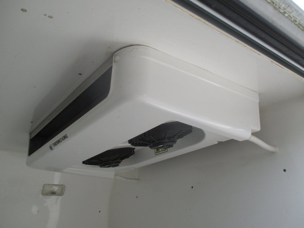 شاحنة توصيل مبردة Renault Master L2H2: صورة 14