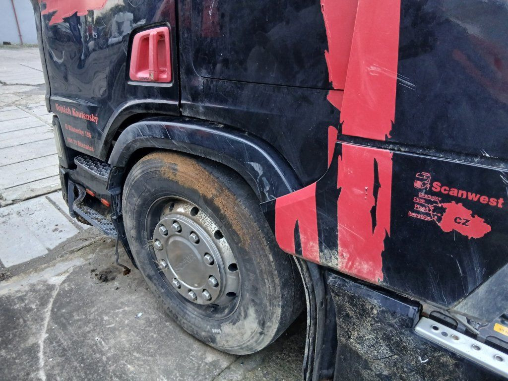 Scania R450 MEGA/lowdeck Unfall / damage - رأس تريلا: صورة 5 Scania R450 MEGA/lowdeck Unfall / damage - رأس تريلا: صورة 5