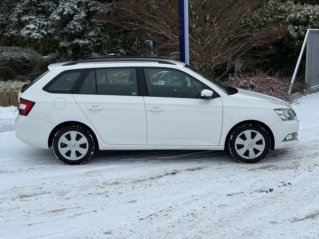 Skoda 1,4TDi kombi - سيارة ستيشن: صورة 3 Skoda 1,4TDi kombi - سيارة ستيشن: صورة 3