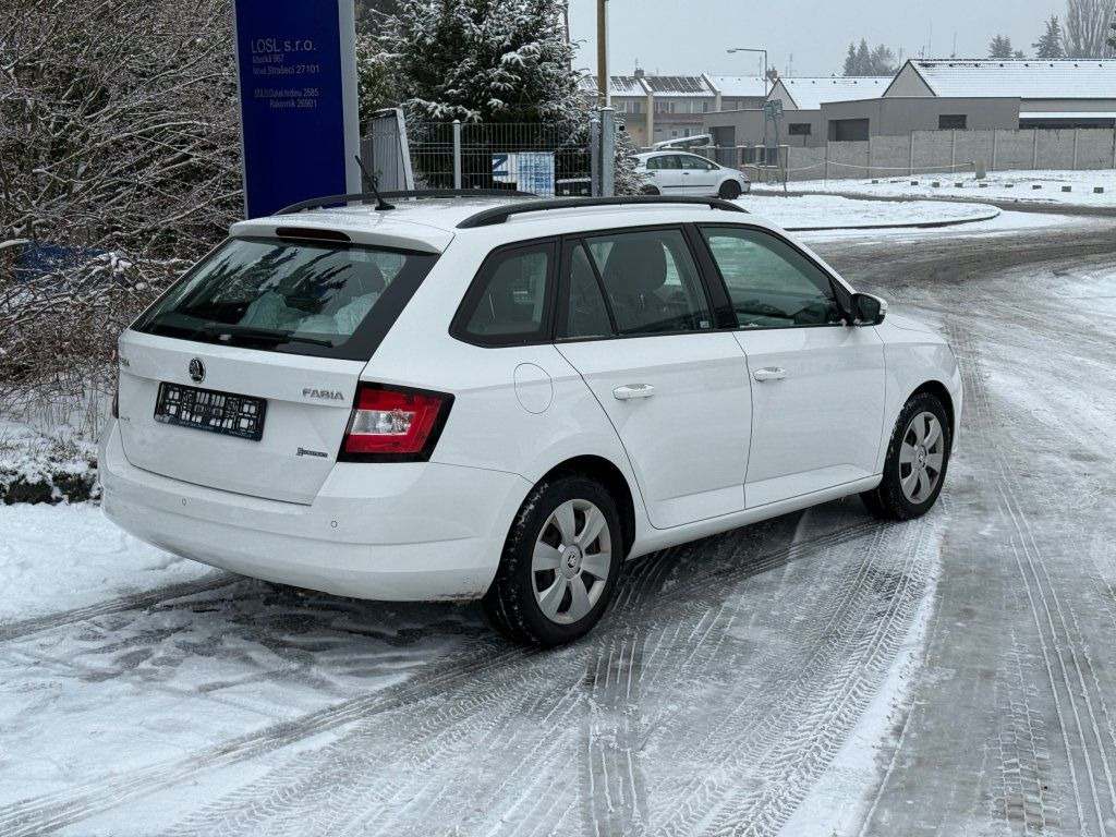 Skoda 1,4TDi kombi - سيارة ستيشن: صورة 4 Skoda 1,4TDi kombi - سيارة ستيشن: صورة 4