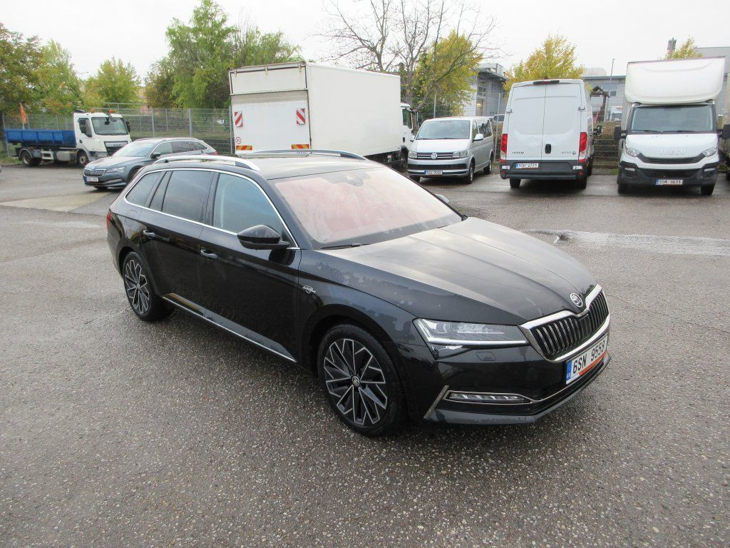 Skoda 2.0 Tdi L&K 4x4 - سيارة ستيشن: صورة 2 Skoda 2.0 Tdi L&K 4x4 - سيارة ستيشن: صورة 2