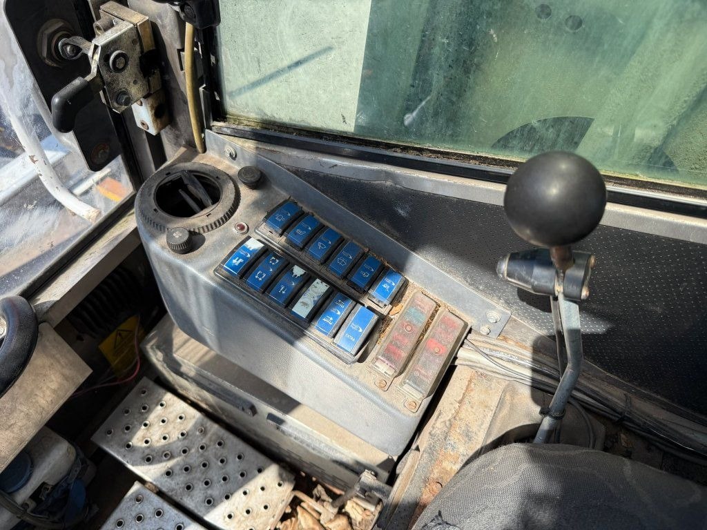 شاحنة قطع الأشجار, شاحنة كرين Volvo FH 16 750 6x4 + Fliegl: صورة 10