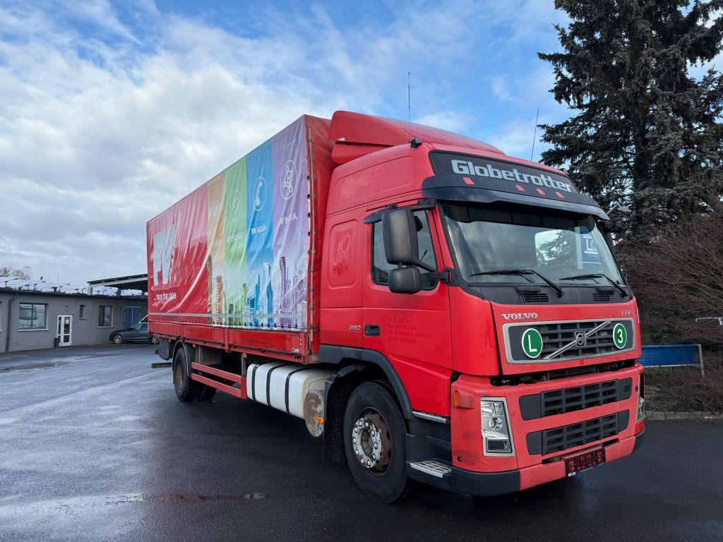Volvo FM260 EURO 3 - شاحنة ذات ستائر جانبية: صورة 2 Volvo FM260 EURO 3 - شاحنة ذات ستائر جانبية: صورة 2