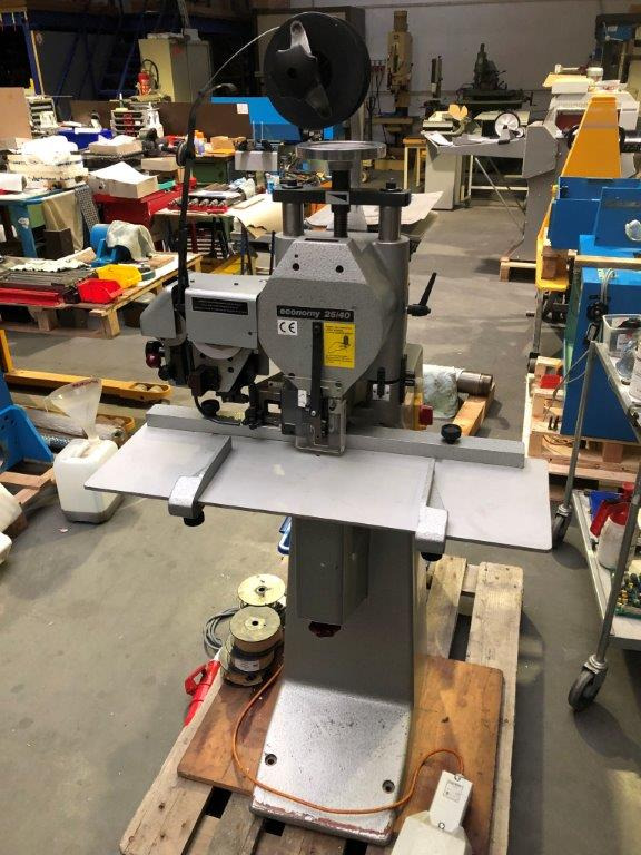 Hohner Economy 25/40 Single Head Wire Stitching Machine - آلات الطباعة: صورة 1 Hohner Economy 25/40 Single Head Wire Stitching Machine - آلات الطباعة: صورة 1