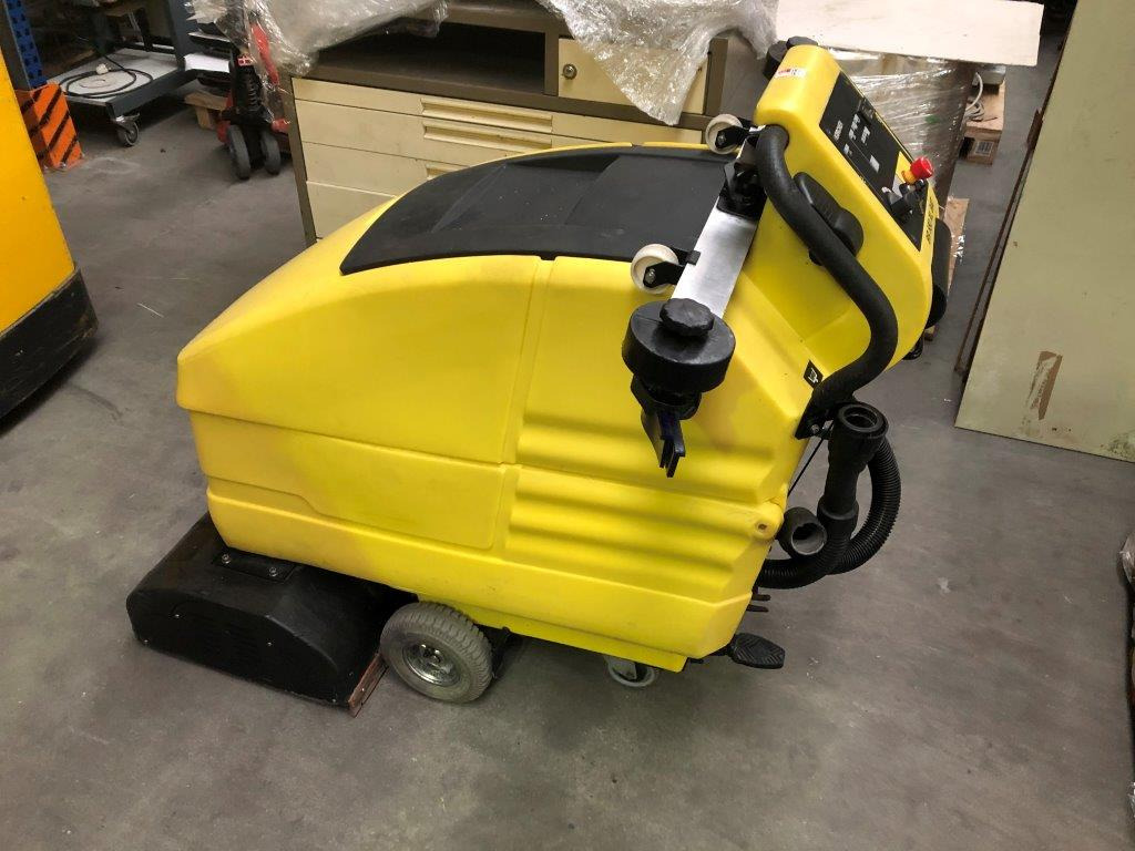 Kärcher 550 XL Bat - ماكينة فرك وتجفيف: صورة 1 Kärcher 550 XL Bat - ماكينة فرك وتجفيف: صورة 1