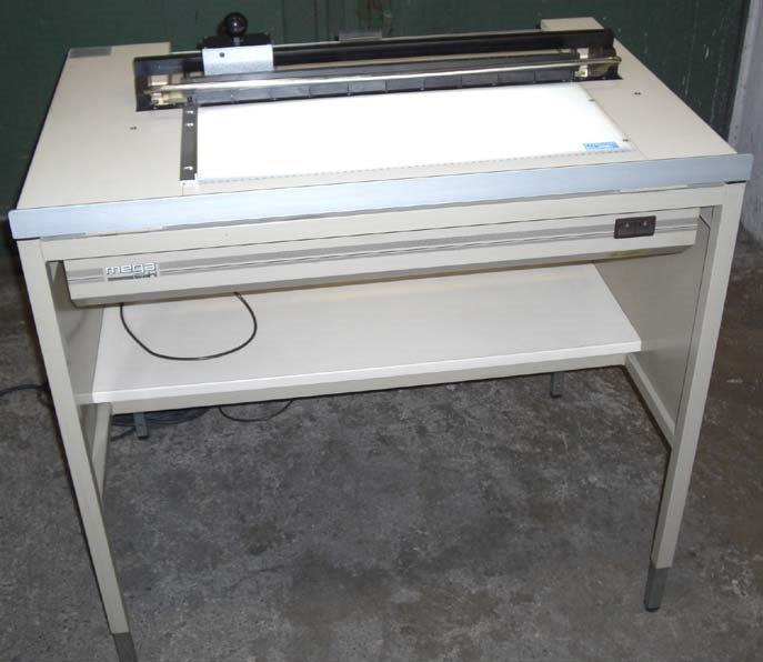 Mega steel cutter 699-2 on light table with waste box - آلة قطع الورق: صورة 4 Mega steel cutter 699-2 on light table with waste box - آلة قطع الورق: صورة 4