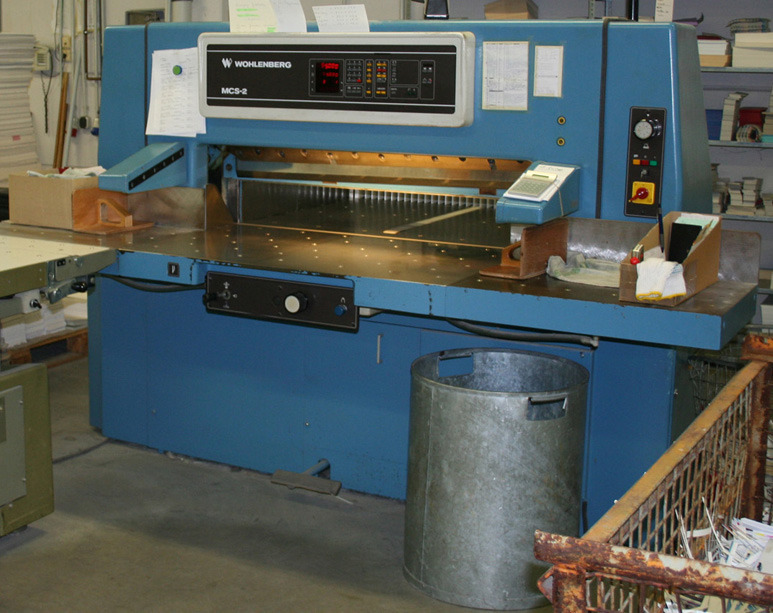 Wohlenberg 115 MCS-2 cutting machine - آلة قطع الورق: صورة 1 Wohlenberg 115 MCS-2 cutting machine - آلة قطع الورق: صورة 1