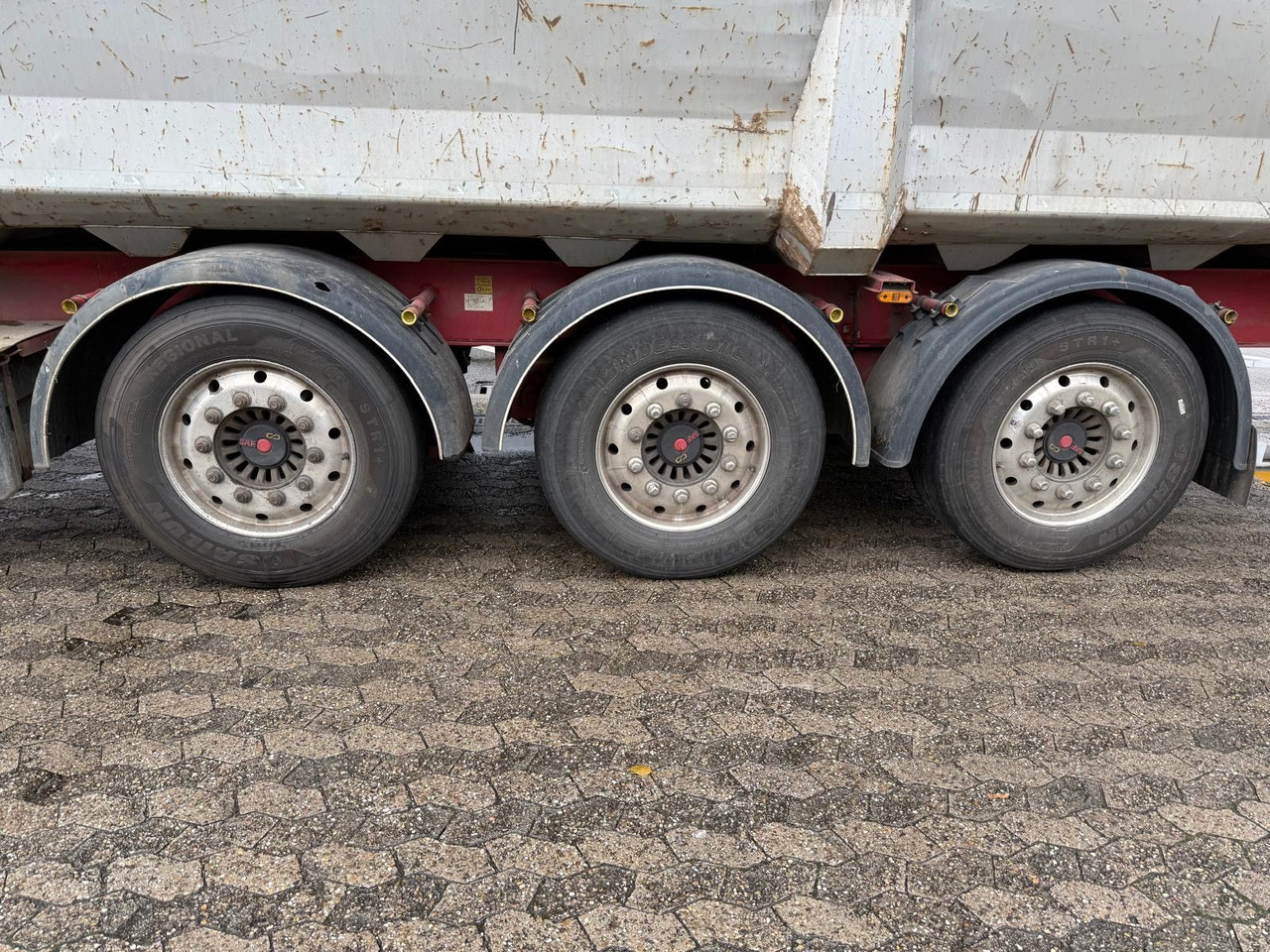 Lück SKF35 86m³/Alufelgen/SAF/Scheibe/Lift - نصف مقطورة قلابة: صورة 5 Lück SKF35 86m³/Alufelgen/SAF/Scheibe/Lift - نصف مقطورة قلابة: صورة 5