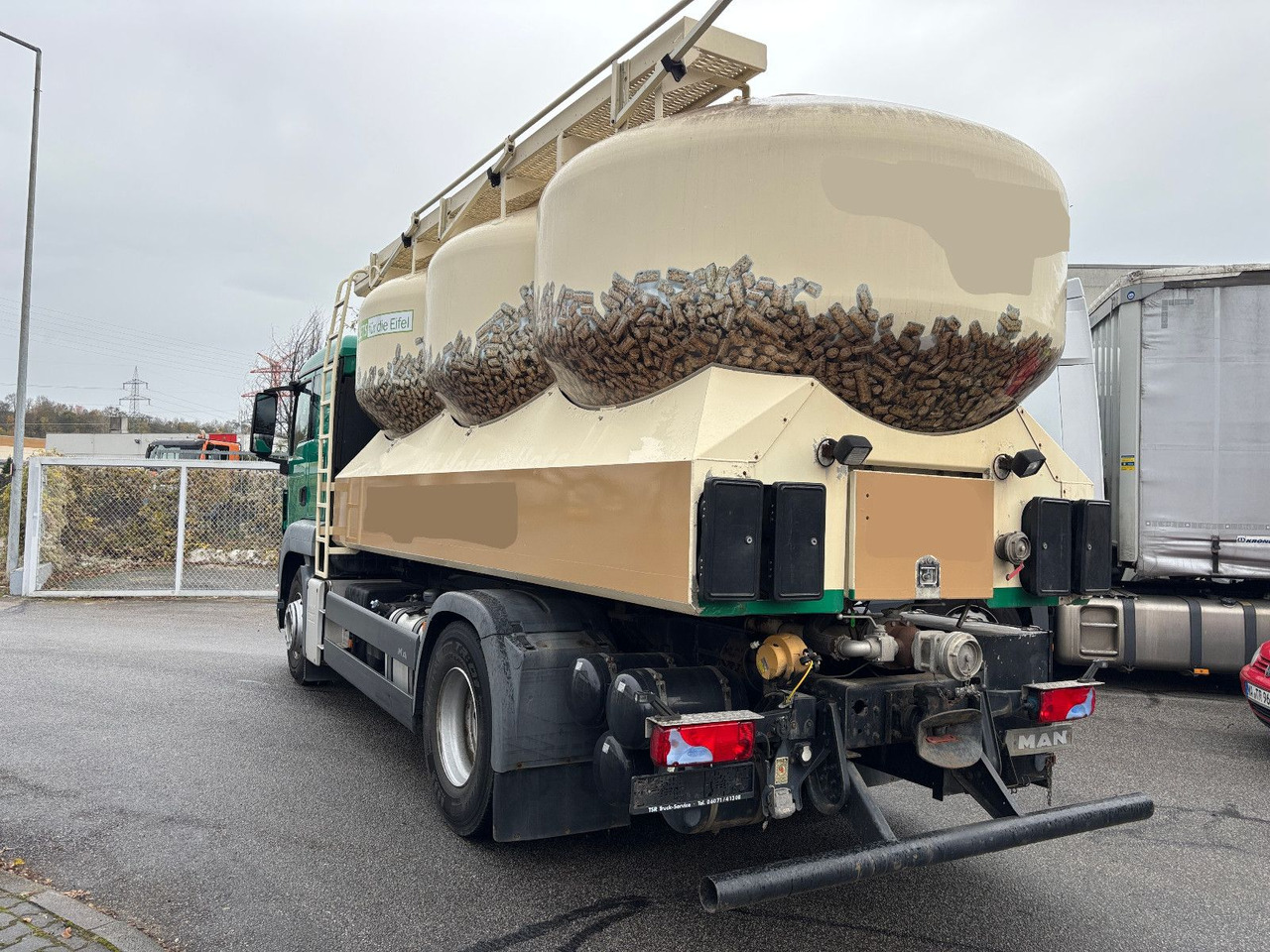 MAN TGS 18.440 Silo/Waage/Kompressor/40m Schlauch - شاحنة صهريج: صورة 4 MAN TGS 18.440 Silo/Waage/Kompressor/40m Schlauch - شاحنة صهريج: صورة 4