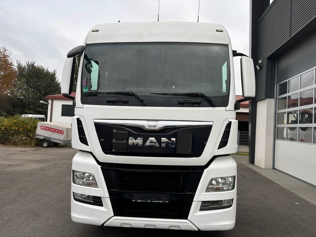 MAN TGX 18.440 480 Retarder/NAVI/2 Tanks/Standheiz MAN TGX 18.440 480 Retarder/NAVI/2 Tanks/Standheiz - رأس تريلا: صورة 3 MAN TGX 18.440 480 Retarder/NAVI/2 Tanks/Standheiz MAN TGX 18.440 480 Retarder/NAVI/2 Tanks/Standheiz - رأس تريلا: صورة 3