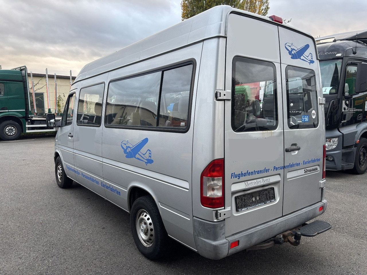 Mercedes-Benz 211 CDI 9 Sitze - ميكروباص: صورة 3 Mercedes-Benz 211 CDI 9 Sitze - ميكروباص: صورة 3