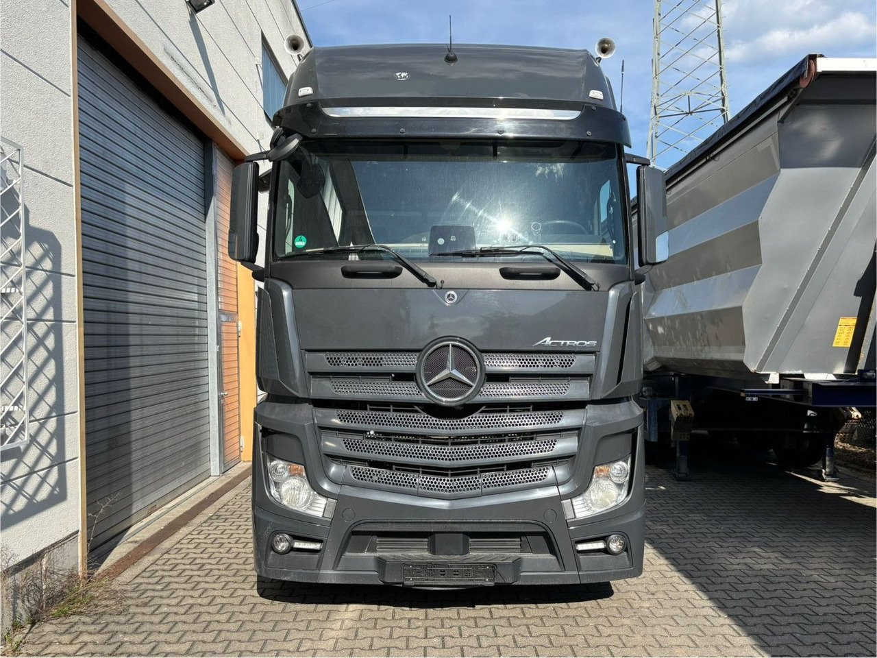 Mercedes-Benz Actros 1851 Retarder/Luft/Klima - رأس تريلا: صورة 2 Mercedes-Benz Actros 1851 Retarder/Luft/Klima - رأس تريلا: صورة 2