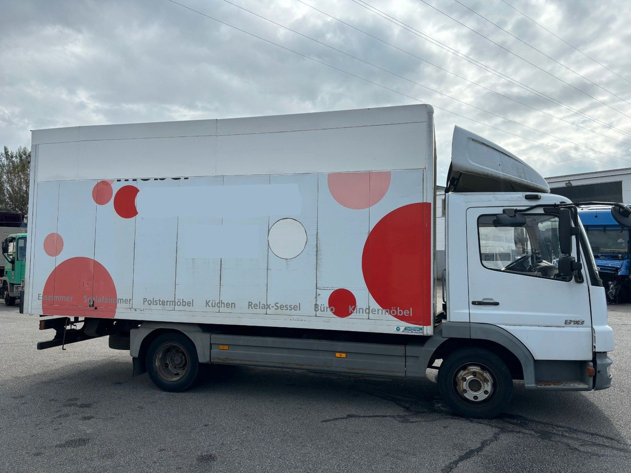 Mercedes-Benz Atego 818 Kurze Radstand Blattfederung - شاحنة بصندوق مغلق: صورة 2 Mercedes-Benz Atego 818 Kurze Radstand Blattfederung - شاحنة بصندوق مغلق: صورة 2