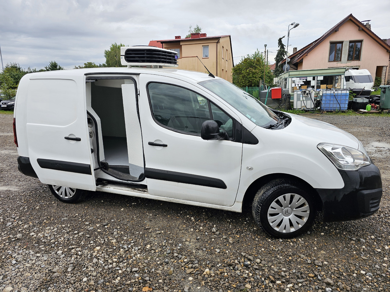CITROËN Berlingo long chlodnia mroznia carrier Klima EURO6 - شاحنة توصيل مبردة: صورة 2 CITROËN Berlingo long chlodnia mroznia carrier Klima EURO6 - شاحنة توصيل مبردة: صورة 2
