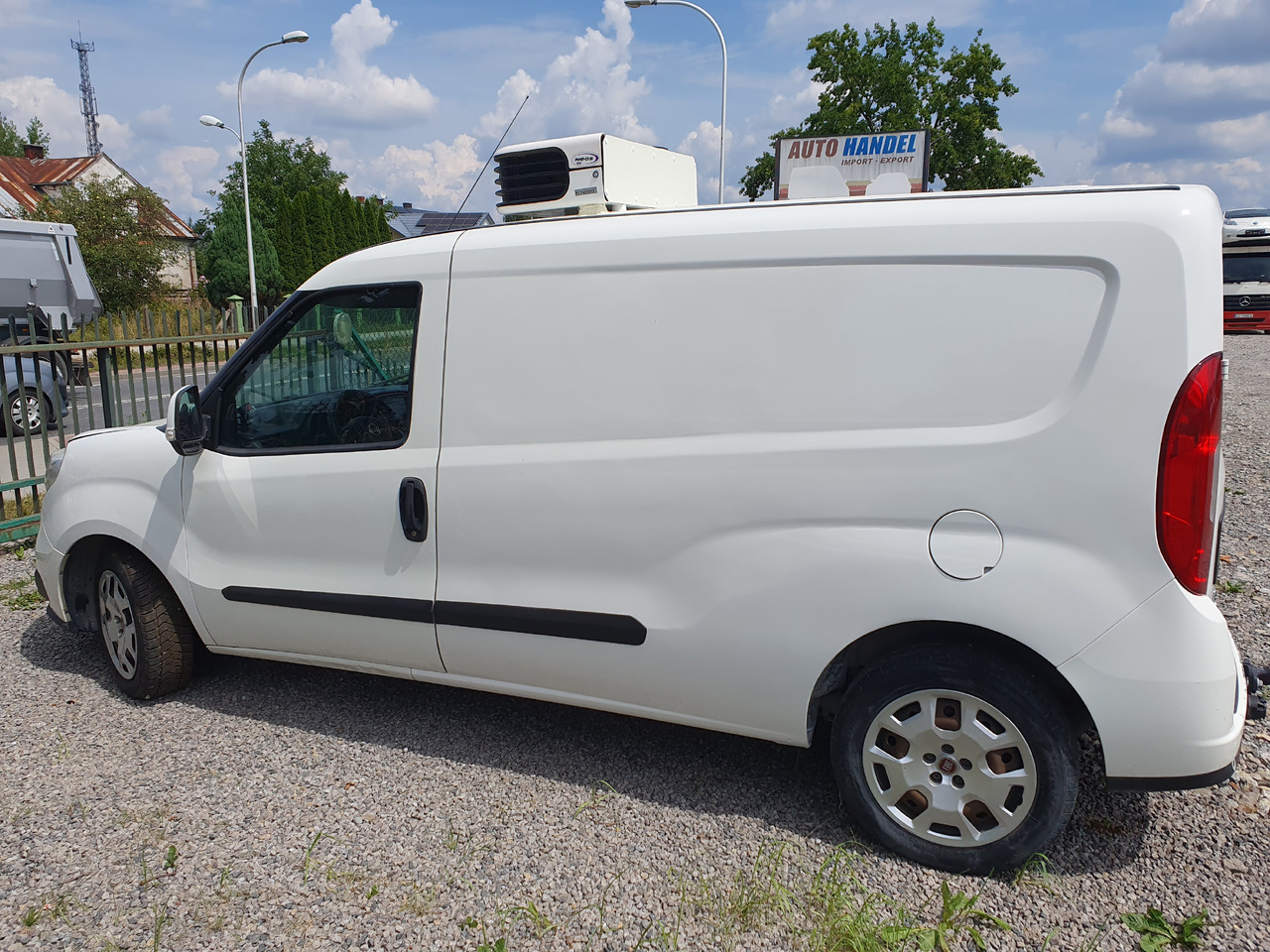 FIAT DOBLO LONG CHLODNIA carrier KLIMA EURO6 - شاحنة توصيل مبردة: صورة 4 FIAT DOBLO LONG CHLODNIA carrier KLIMA EURO6 - شاحنة توصيل مبردة: صورة 4