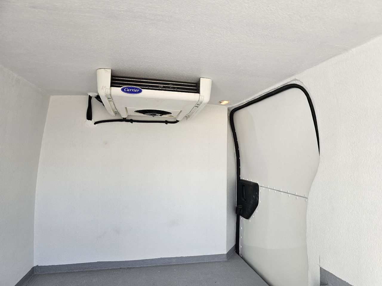 شاحنة توصيل مبردة PEUGEOT Expert  CHLODNIA  CARRIER  KLIMA EURO6 [ Copy ]: صورة 8