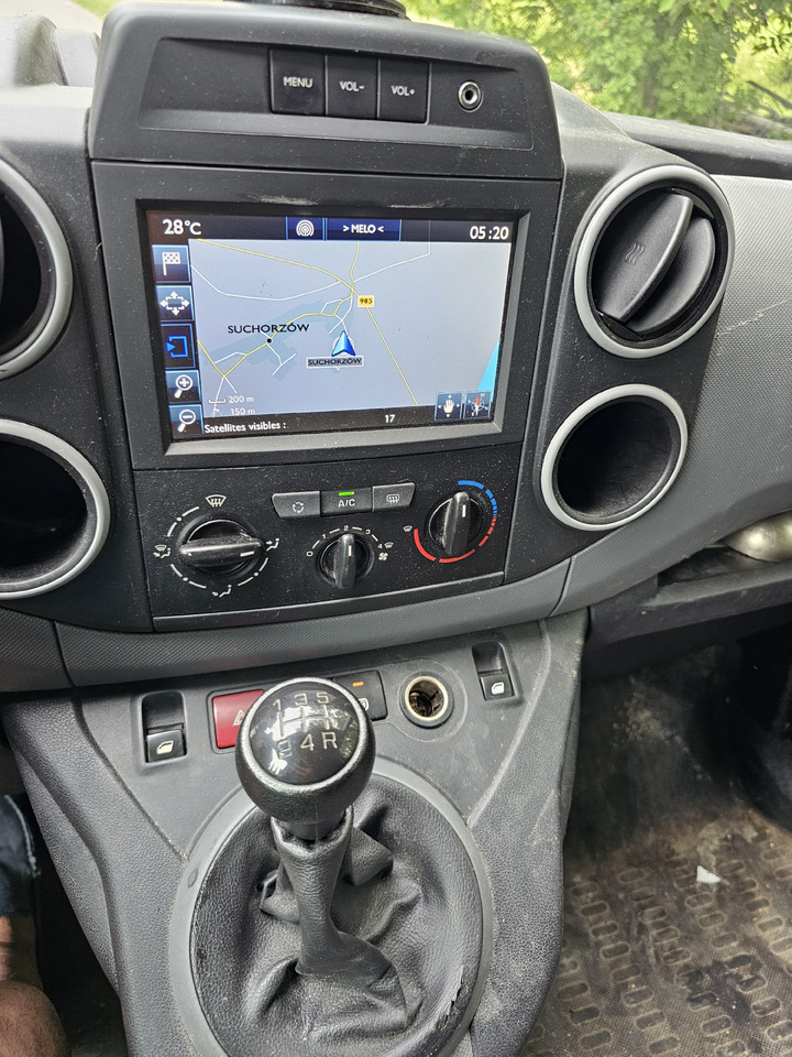 PEUGEOT PARTNER LONG CHLODNIA MROZNIA CARRIER KLIMA NAVI EURO6 - شاحنة توصيل مبردة: صورة 3 PEUGEOT PARTNER LONG CHLODNIA MROZNIA CARRIER KLIMA NAVI EURO6 - شاحنة توصيل مبردة: صورة 3