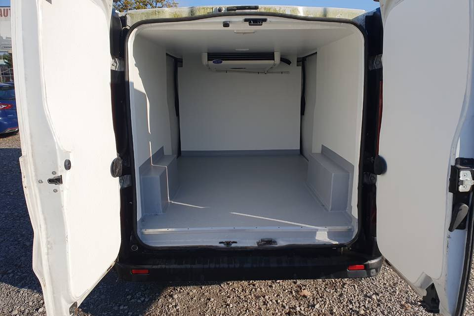 RENAULT TRAFIC CHLODNIA MROZNIA CARRIER+230V KLIMA EURO6 - شاحنة توصيل مبردة: صورة 2 RENAULT TRAFIC CHLODNIA MROZNIA CARRIER+230V KLIMA EURO6 - شاحنة توصيل مبردة: صورة 2