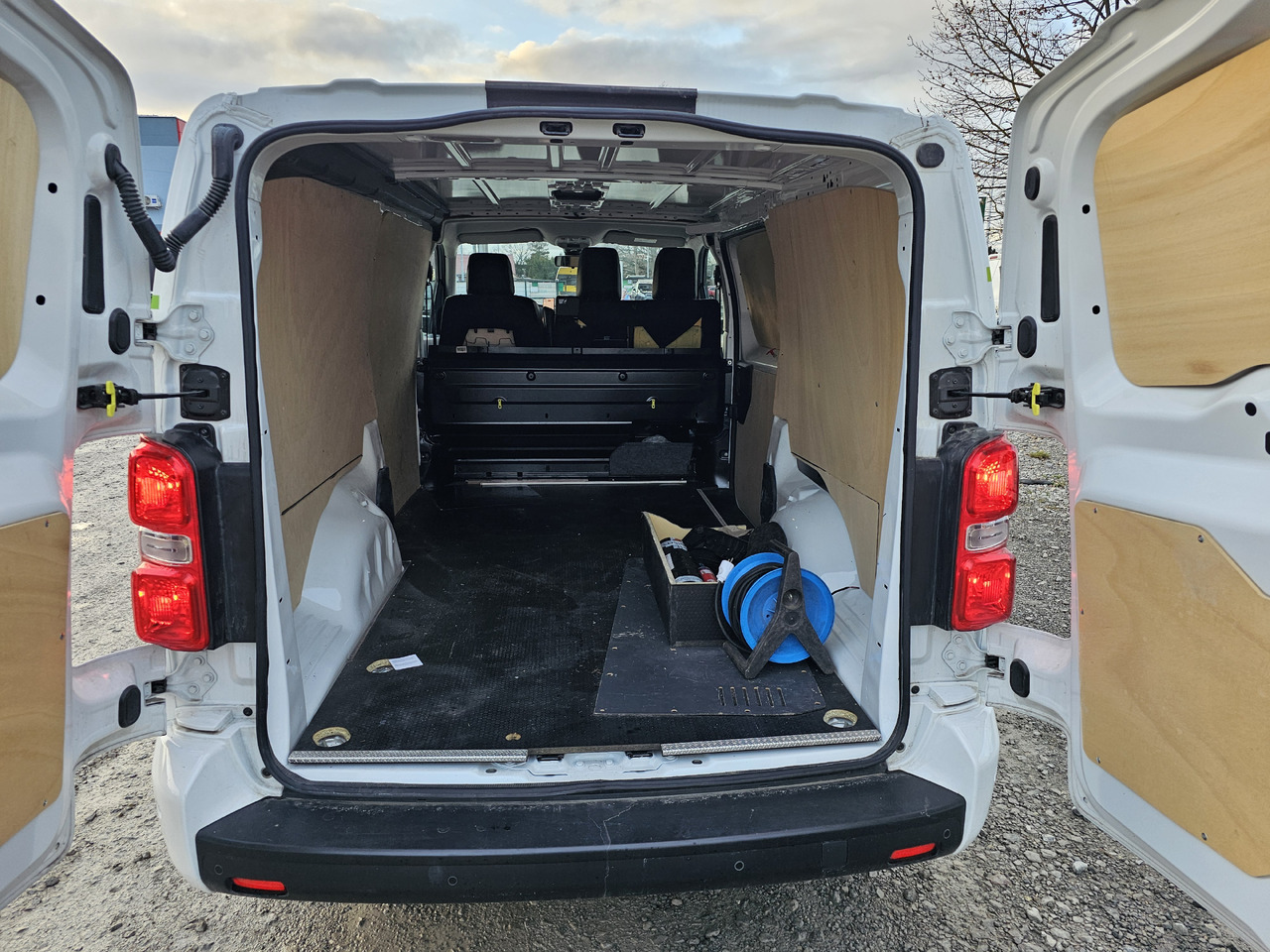 TOYOTA PROACE LONG ELECTRIC 75 KWH KLIMA NAVI KAMERA - فان المدمجة, فان كهربائية: صورة 3 TOYOTA PROACE LONG ELECTRIC 75 KWH KLIMA NAVI KAMERA - فان المدمجة, فان كهربائية: صورة 3