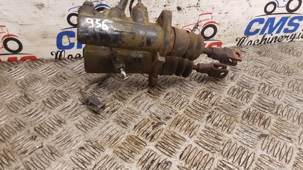 Case 856 Xl, 844 Xl, 745 Xl, 743 Xl Brake Master Cylinders 1287846c91, 226301a1 - اسطوانة الفرامل - جرار: صورة 2 Case 856 Xl, 844 Xl, 745 Xl, 743 Xl Brake Master Cylinders 1287846c91, 226301a1 - اسطوانة الفرامل - جرار: صورة 2