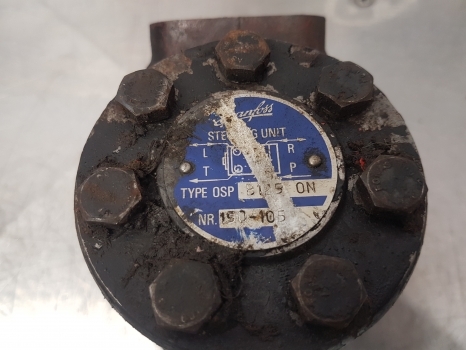 Case David Brown 990, 885 Orbital Motor, Valve K207419, K946083, 150-1051 - المقود - جرار: صورة 3 Case David Brown 990, 885 Orbital Motor, Valve K207419, K946083, 150-1051 - المقود - جرار: صورة 3