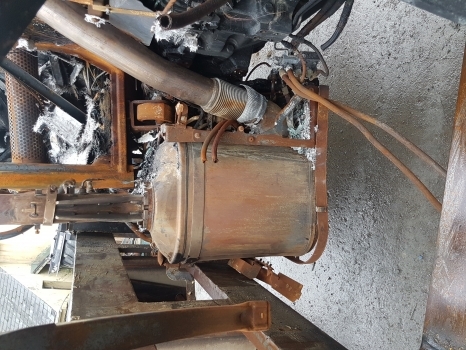 Case Maxxum 115, 125, 145 Steyr Profi 4115, 4125 Engine Exhaust Muffler 47828013 - علبة العادم - جرار: صورة 1 Case Maxxum 115, 125, 145 Steyr Profi 4115, 4125 Engine Exhaust Muffler 47828013 - علبة العادم - جرار: صورة 1