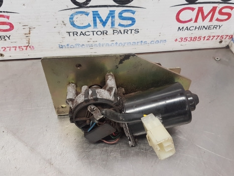 Case Mxm190, 140, 130 New Holland Tm120, 140 Front Wiper Motor 82016930 - مساحة الزجاج الأمامي: صورة 1 Case Mxm190, 140, 130 New Holland Tm120, 140 Front Wiper Motor 82016930 - مساحة الزجاج الأمامي: صورة 1