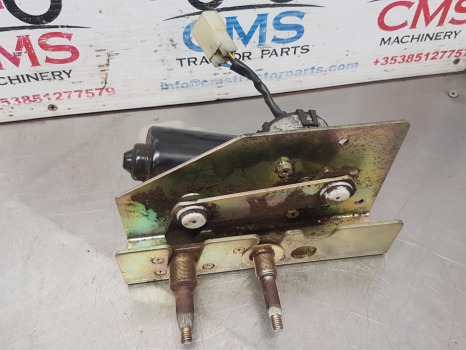 Case Mxm190, 140, 130 New Holland Tm120, 140 Front Wiper Motor 82016930 - مساحة الزجاج الأمامي: صورة 3 Case Mxm190, 140, 130 New Holland Tm120, 140 Front Wiper Motor 82016930 - مساحة الزجاج الأمامي: صورة 3