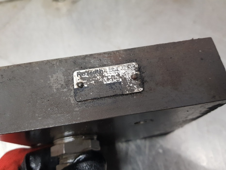 Claas Ares 500, 600 Rx, Rz, Rc Ser 656rc Hydraulic Valve Plate 6005028180 - أجهزة هيدروليكية: صورة 4 Claas Ares 500, 600 Rx, Rz, Rc Ser 656rc Hydraulic Valve Plate 6005028180 - أجهزة هيدروليكية: صورة 4