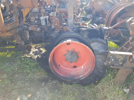 Claas Arion 420 A21 Front, Rear Axle, Engine, Transmission, Lift, Pto Parts - محرك: صورة 2 Claas Arion 420 A21 Front, Rear Axle, Engine, Transmission, Lift, Pto Parts - محرك: صورة 2