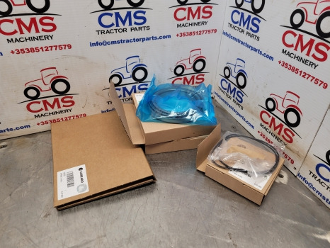Claas Arion 500, 600 A34, A35, A36, A37 Front Axle Hub Replacement Kit 45180 - لمحور الأمامي: صورة 1 Claas Arion 500, 600 A34, A35, A36, A37 Front Axle Hub Replacement Kit 45180 - لمحور الأمامي: صورة 1