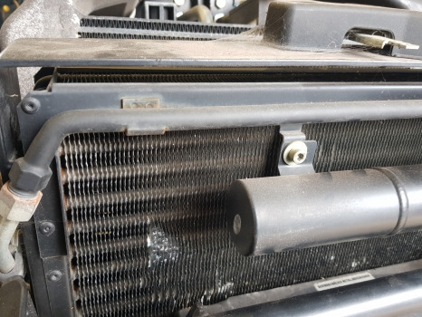 Deutz Agrotron M620 Air Conditioning Condenser Radiator 0.016.1816.4/10 - جزء تكييف الهواء: صورة 1 Deutz Agrotron M620 Air Conditioning Condenser Radiator 0.016.1816.4/10 - جزء تكييف الهواء: صورة 1