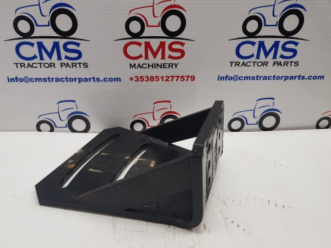 Deutz Agrotron M620 Front Mudguard Bracket 0.016.0439.2 - رفرف: صورة 1 Deutz Agrotron M620 Front Mudguard Bracket 0.016.0439.2 - رفرف: صورة 1