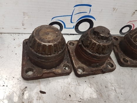 Deutz Agrotron, Same, Lamborgini 150 Front Axle King Pin Set 04415111, Apl2045 - لمحور الأمامي - جرار: صورة 2 Deutz Agrotron, Same, Lamborgini 150 Front Axle King Pin Set 04415111, Apl2045 - لمحور الأمامي - جرار: صورة 2