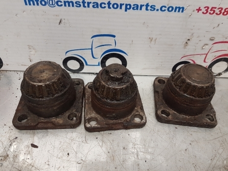 Deutz Agrotron, Same, Lamborgini 150 Front Axle King Pin Set 04415111, Apl2045 - لمحور الأمامي - جرار: صورة 1 Deutz Agrotron, Same, Lamborgini 150 Front Axle King Pin Set 04415111, Apl2045 - لمحور الأمامي - جرار: صورة 1