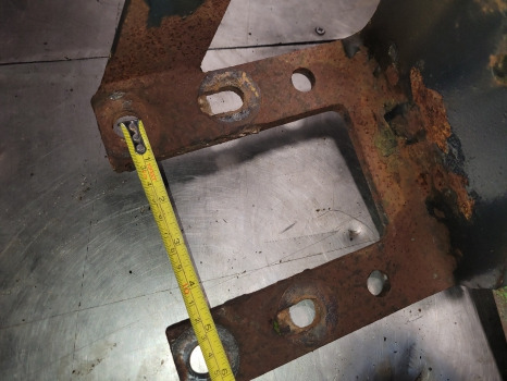 Deutz Agrotron Series 135, 120, 150, 6.05, 6.30 Ser Front Mudguard Bracket Kit 04416250 - رفرف: صورة 4 Deutz Agrotron Series 135, 120, 150, 6.05, 6.30 Ser Front Mudguard Bracket Kit 04416250 - رفرف: صورة 4