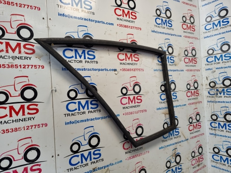 Deutz D7807c, D07c Series, Cab Door Glass Seal Rh 04339844, 0339845 - باب و قطع الغيار: صورة 4 Deutz D7807c, D07c Series, Cab Door Glass Seal Rh 04339844, 0339845 - باب و قطع الغيار: صورة 4