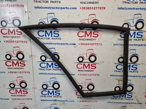 Deutz D7807c, D07c Series, Cab Door Glass Seal Rh 04339844, 0339845 - باب و قطع الغيار: صورة 1 Deutz D7807c, D07c Series, Cab Door Glass Seal Rh 04339844, 0339845 - باب و قطع الغيار: صورة 1