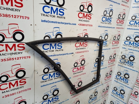 Deutz D7807c, D07c Series, Cab Door Glass Seal Rh 04339844, 0339845 - باب و قطع الغيار: صورة 3 Deutz D7807c, D07c Series, Cab Door Glass Seal Rh 04339844, 0339845 - باب و قطع الغيار: صورة 3