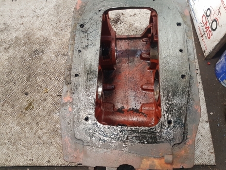 Deutz Dxbis 110, 85, 90 Transmission Back Housing 02388963, 4328896rk, 4328896r - علبة التروس و قطع الغيار - جرار: صورة 4 Deutz Dxbis 110, 85, 90 Transmission Back Housing 02388963, 4328896rk, 4328896r - علبة التروس و قطع الغيار - جرار: صورة 4