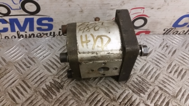 Fiat 980 Hydraulic Power Steering Pump 87569205, 5179722, 5129481, 44900839 - مضخة المقود - جرار: صورة 1 Fiat 980 Hydraulic Power Steering Pump 87569205, 5179722, 5129481, 44900839 - مضخة المقود - جرار: صورة 1