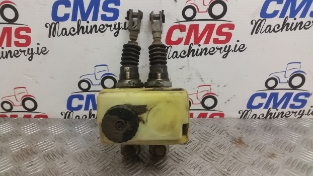 Fiat F140, F Series, Brakes Master Cylinder Assembly 5145630, 5145631 - اسطوانة الفرامل - جرار: صورة 3 Fiat F140, F Series, Brakes Master Cylinder Assembly 5145630, 5145631 - اسطوانة الفرامل - جرار: صورة 3