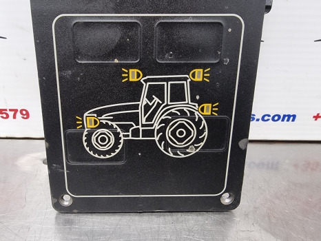 Fiat, New Holland 60, M Series Ecu Control Panel 82008154, 82010884, 82013284 - وحدة إي سي يو: صورة 3 Fiat, New Holland 60, M Series Ecu Control Panel 82008154, 82010884, 82013284 - وحدة إي سي يو: صورة 3