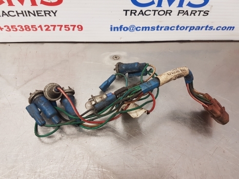 Ford 10, 6610, 5610, 4610 Series Ap Cab Wirring Loom D9nn14a104aa - كابلات/ ضفيرة الأسلاك - جرار: صورة 2 Ford 10, 6610, 5610, 4610 Series Ap Cab Wirring Loom D9nn14a104aa - كابلات/ ضفيرة الأسلاك - جرار: صورة 2