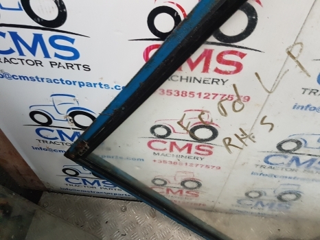 Ford 4110, 5610, 6410, 6610 Lp Cab Door Right 83931994, 83957672 - باب و قطع الغيار - جرار: صورة 3 Ford 4110, 5610, 6410, 6610 Lp Cab Door Right 83931994, 83957672 - باب و قطع الغيار - جرار: صورة 3