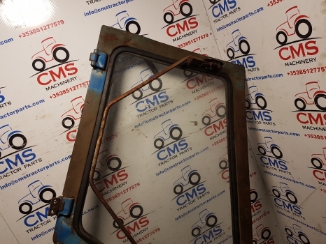 Ford 4600, 7710, 6600 Tw20, Tw20 Q Cab Door Right Assembly D8nn9420124bc - باب و قطع الغيار - جرار: صورة 4 Ford 4600, 7710, 6600 Tw20, Tw20 Q Cab Door Right Assembly D8nn9420124bc - باب و قطع الغيار - جرار: صورة 4