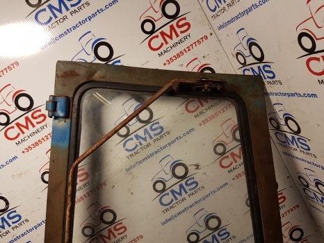 Ford 4600, 7710, 6600 Tw20, Tw20 Q Cab Door Right Assembly D8nn9420124bc - باب و قطع الغيار - جرار: صورة 5 Ford 4600, 7710, 6600 Tw20, Tw20 Q Cab Door Right Assembly D8nn9420124bc - باب و قطع الغيار - جرار: صورة 5
