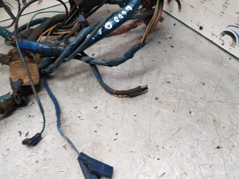 Ford 4600 Frame Wiring Loom D5nn14a103l Check The Pictures - كابلات/ ضفيرة الأسلاك - جرار: صورة 3 Ford 4600 Frame Wiring Loom D5nn14a103l Check The Pictures - كابلات/ ضفيرة الأسلاك - جرار: صورة 3