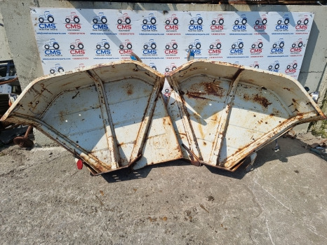 Ford 5000, 6000, 7000 Mudguard Pair As Pictures, 82008463, 82008463 - رفرف: صورة 1 Ford 5000, 6000, 7000 Mudguard Pair As Pictures, 82008463, 82008463 - رفرف: صورة 1